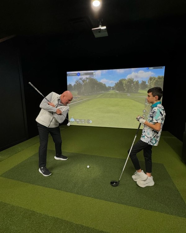 Bogey's Indoor Golf - Grove City - Photo 4